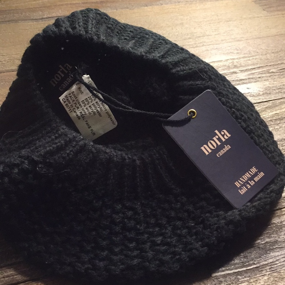 Anthropologie/Norla Canada Pom Pom Baret Hat NWT - Picture 8 of 8
